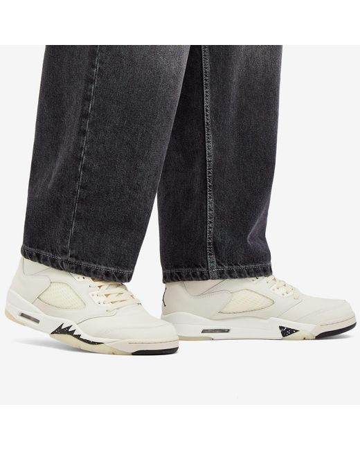 Nike White 5 Retro Se Sneakers for men