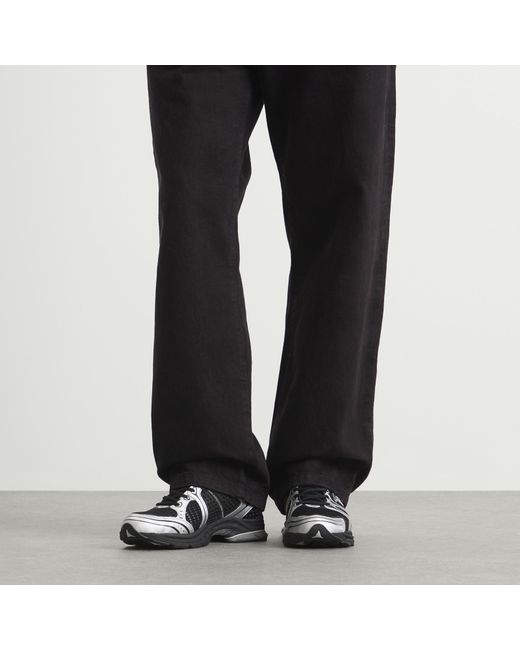 Saucony Black Progrid Triumph 4 Sneaker