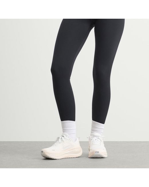 Nike White Vomero Plus Ess Sneaker