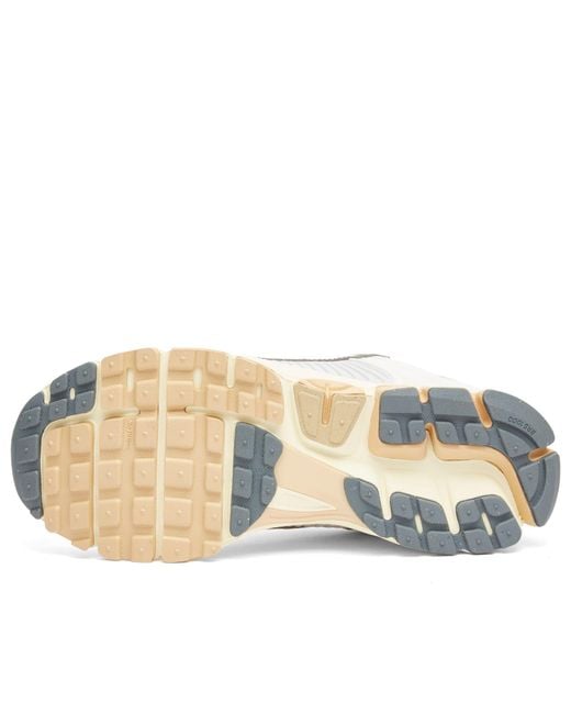 Nike White Zoom Vomero 5 W Sneaker
