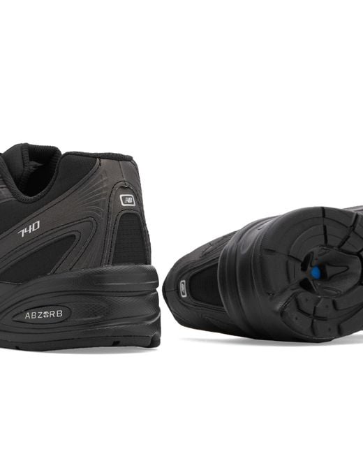 New Balance Black 740 Sneaker