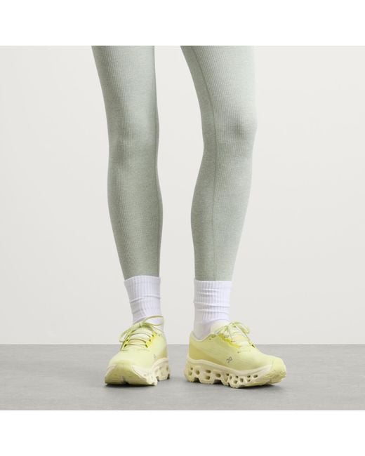On Shoes Yellow Cloudm 'Sster 3 Sneaker