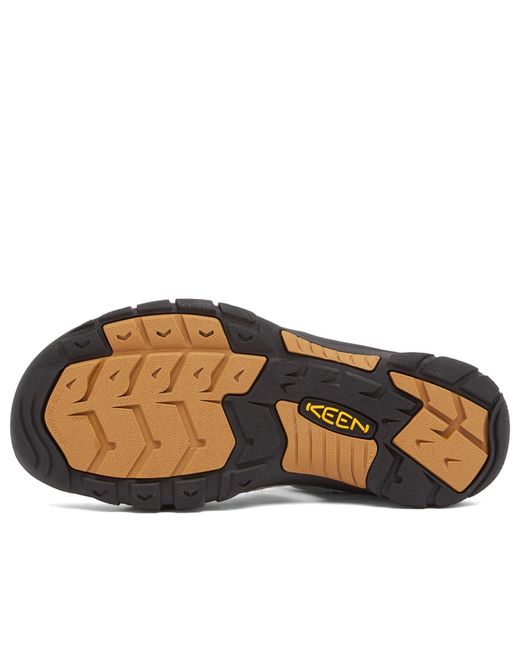 Keen Brown X Gramicci Retro Newport for men