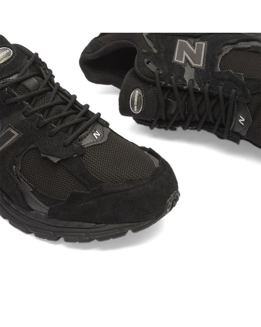 New Balance Black 2002Dx Sneaker