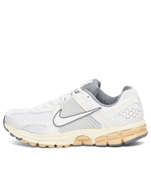 Nike White Zoom Vomero 5 W Sneaker