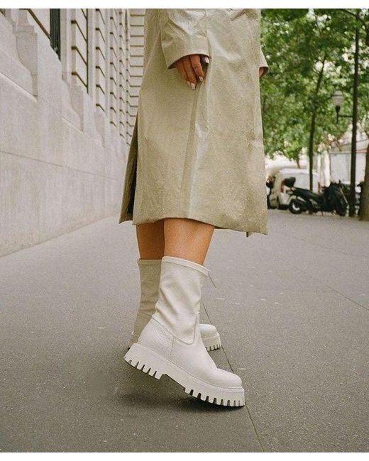 Bronx Leather Groovy Stretch Winter White Chelsea Boots - Lyst
