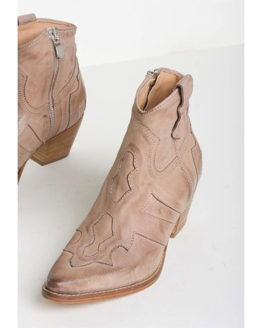 Cruelty Derive hvidløg BUKELA Leather Lucy Taupe Western Boots in Brown - Lyst