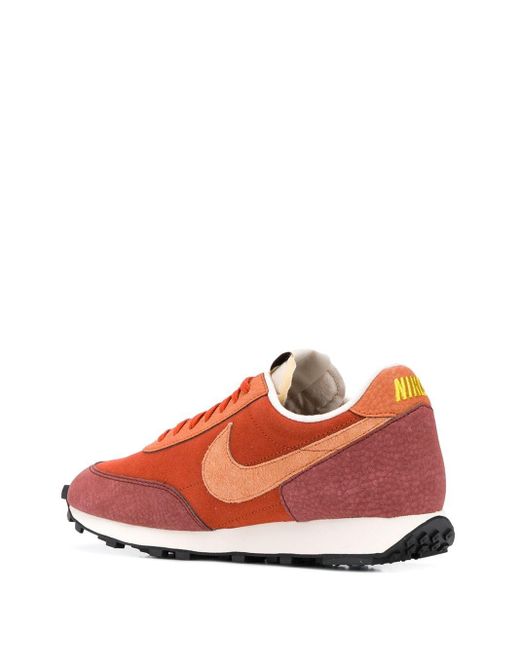 nike daybreak low top sneakers
