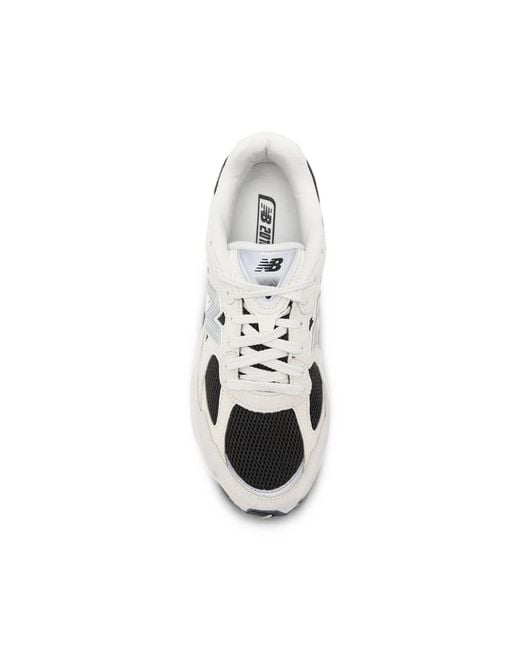 New Balance White Logo-Patch Panelled Sneakers for men
