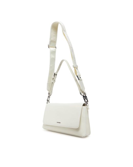 Calvin Klein White Handtasche Ck Must Convertible Shoulder Bag K60K612902