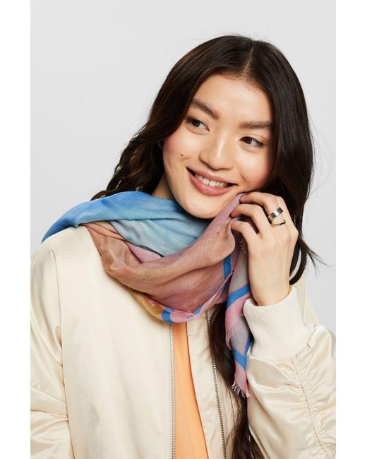 Esprit Rafelige Sjaal Met Print in het Blue