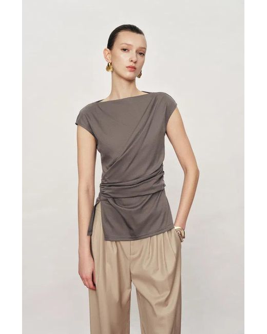 Fabrique Natural Gemma Asymmetrical Structured Top