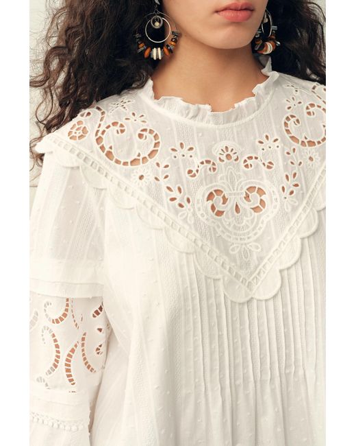 Fabrique Natural Iris V-Seam Embroidery Puffy Sleeve Blouse