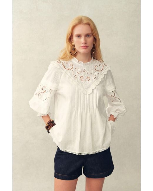 Fabrique Natural Iris V-Seam Embroidery Puffy Sleeve Blouse