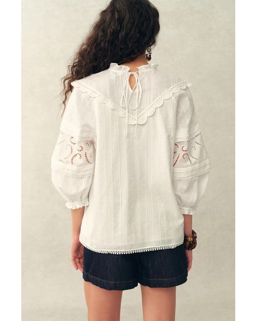 Fabrique Natural Iris V-Seam Embroidery Puffy Sleeve Blouse