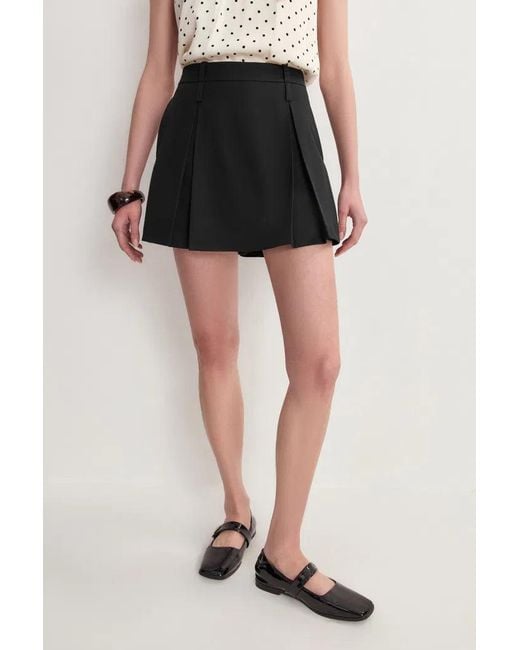 Fabrique Black Emily Wren Pleated Mid Rise Skort