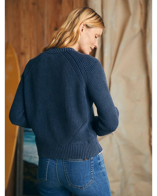Faherty Sunwashed Fisherman Crew Sweater in Blue