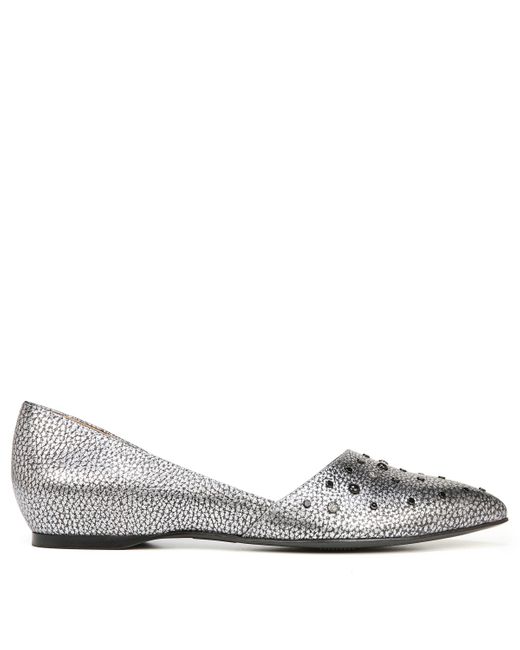 famous footwear naturalizer