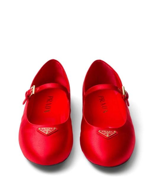 Bailarinas Mary Jane de saten con logo Prada de color Red