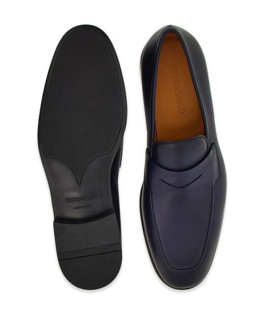 Penny-strap leather loafers Ferragamo de hombre de color Blue