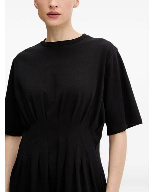 Gestuz Black Robe Plissée Gzinez À Manches Courtes Et Plis