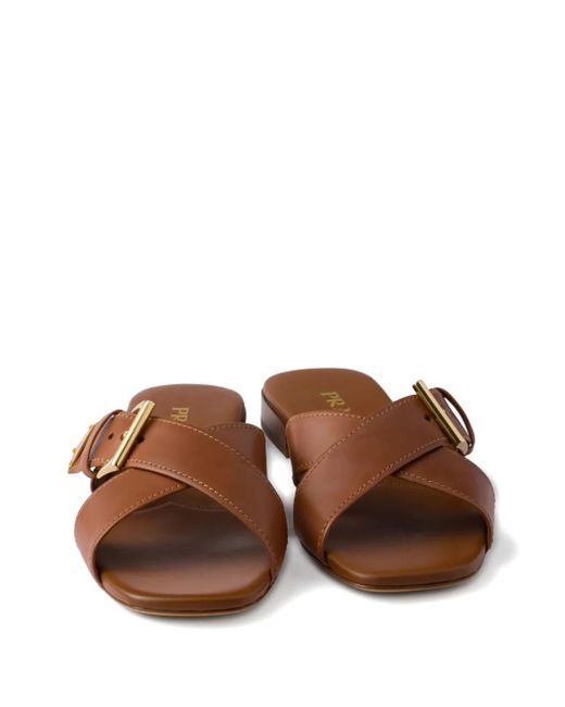 Sandali Con Fibbia E Fasce Incrociate di Prada in Brown