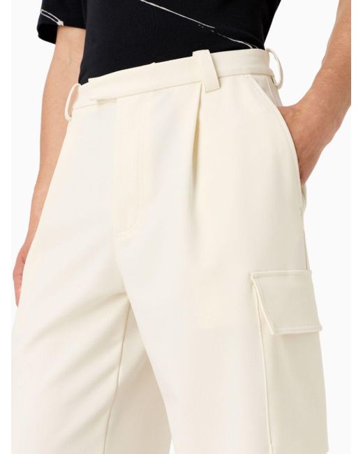 Pantalon fuselé à poches cargo Emporio Armani pour homme en coloris White