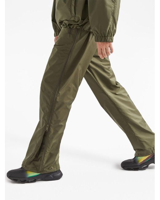 Pantalones con placa del logo Prada de hombre de color Verde | Lyst