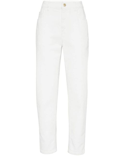 Brunello Cucinelli White Hoch sitzende Tapered-Jeans mit Monili-Kette