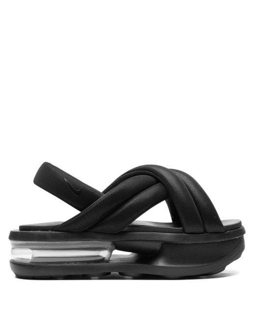 Air Max Isla sandals di Nike in Black
