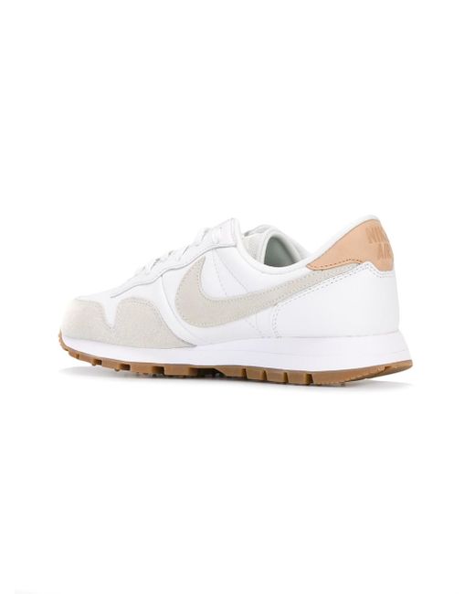 all white nike pegasus