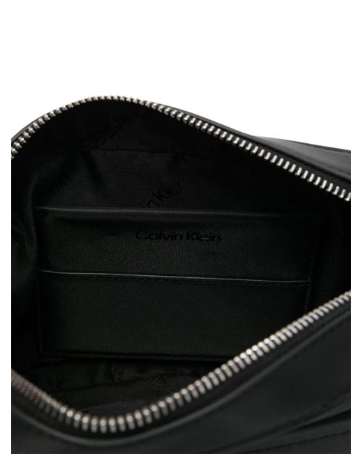 Bolso de hombro Must Convertible Calvin Klein de color Black