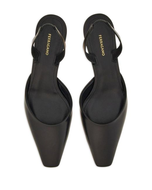 Zapatos de tacón con tira trasera Ferragamo de color Black