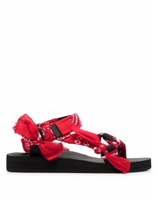 ARIZONA LOVE Red Trekky Bandana-Print Flat Sandals