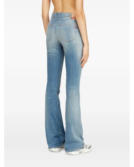 DIESEL Blue Tief sitzende 1969 D-ebbey Bootcut-Jeans