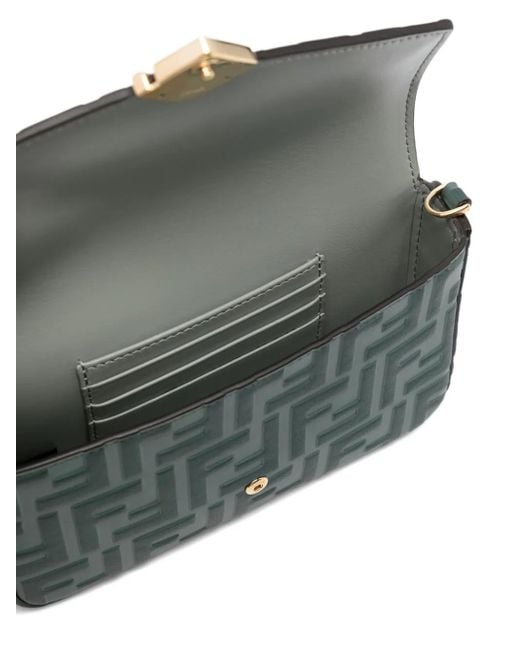 Bolso de mano FF Diamonds con solapa Fendi de color Gray