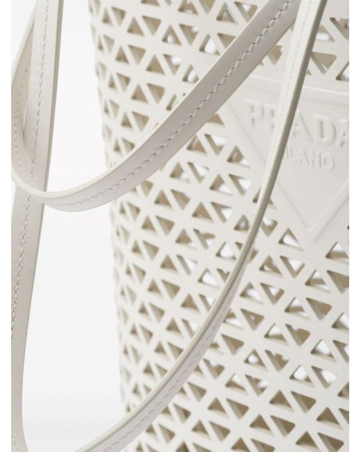 Prada White Handtasche aus Faux-Leder mit perforiertem Logo