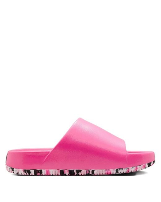 Sandali Slides Leopardati di Nike in Pink