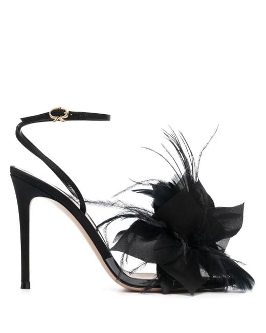 Sandali ynez neri impreziositi da piume di Gianvito Rossi in Black