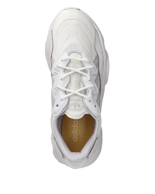 Sneakers Ozweego Con Dettaglio A 3 Righe di Adidas in White