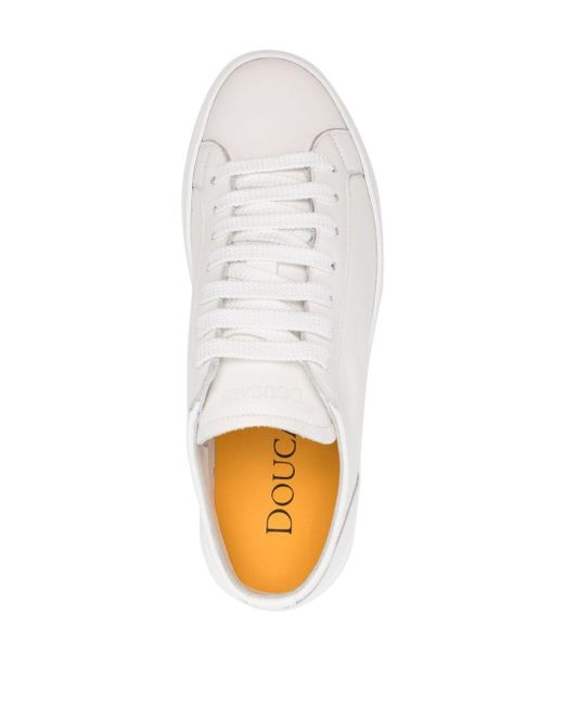 Doucal's Sneakers Met Logo-reliëf in het White