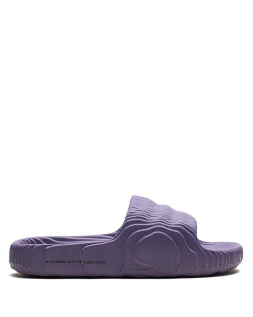 Sandali slides Adilette 22 di Adidas in Purple da Uomo