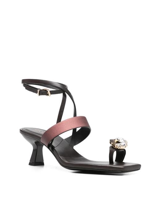 DONNARì Black Square-Toe Sandals