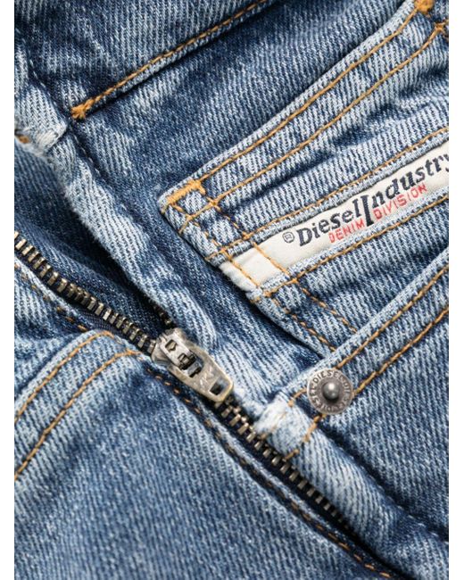 DIESEL Blue Gerade Jeans mit Logo-Schild