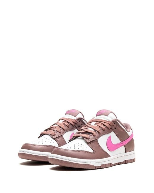 Nike Dunk Low "smokey Mauve" Sneakers in het Pink