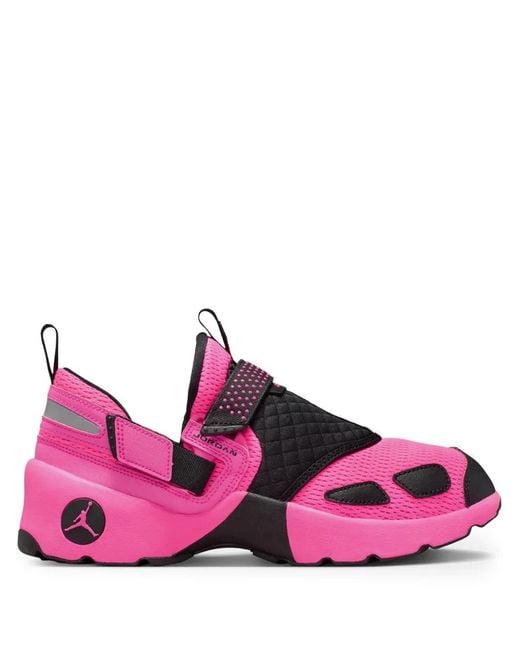 Nike Pink Baskets Trunner Lx À Design Matelassé