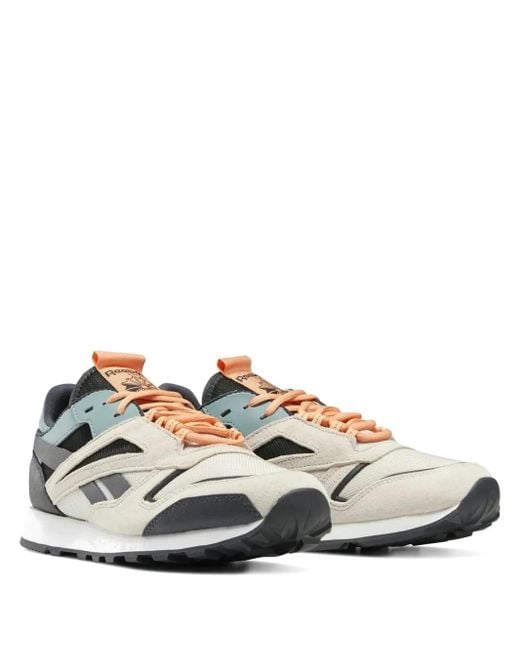 Baskets En Cuir Classic Trail Reebok en coloris Natural