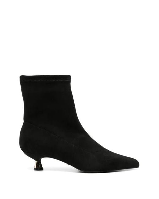 Alma En Pena. Black Pointed-Toe Kitten-Heel Ankle Boots