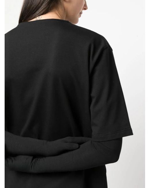 MANURI Black Klassisches T-Shirt