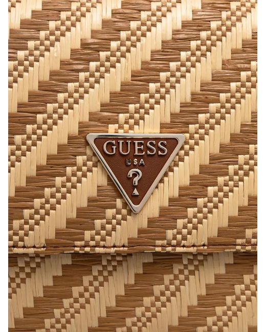 Guess Metallic Schultertasche mit diagonalen Streifen